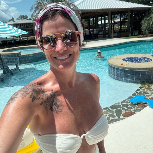 Meet your Posher, Alexis - Picture 2 of 11